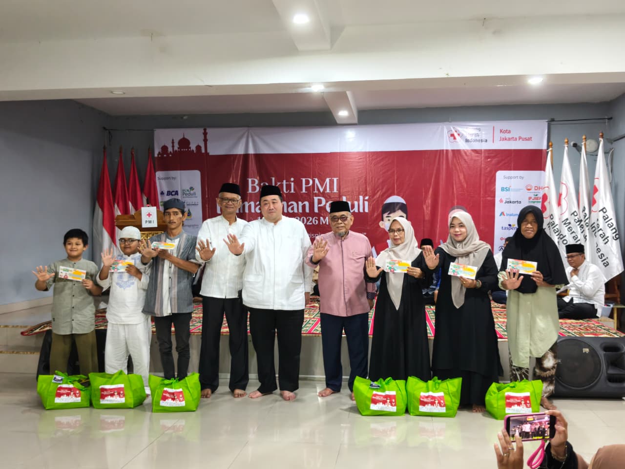 PMI Jakpus Didukung MNC Peduli Santuni 600 Anak Yatim dan Dhuafa dalam Buka Puasa Bersama