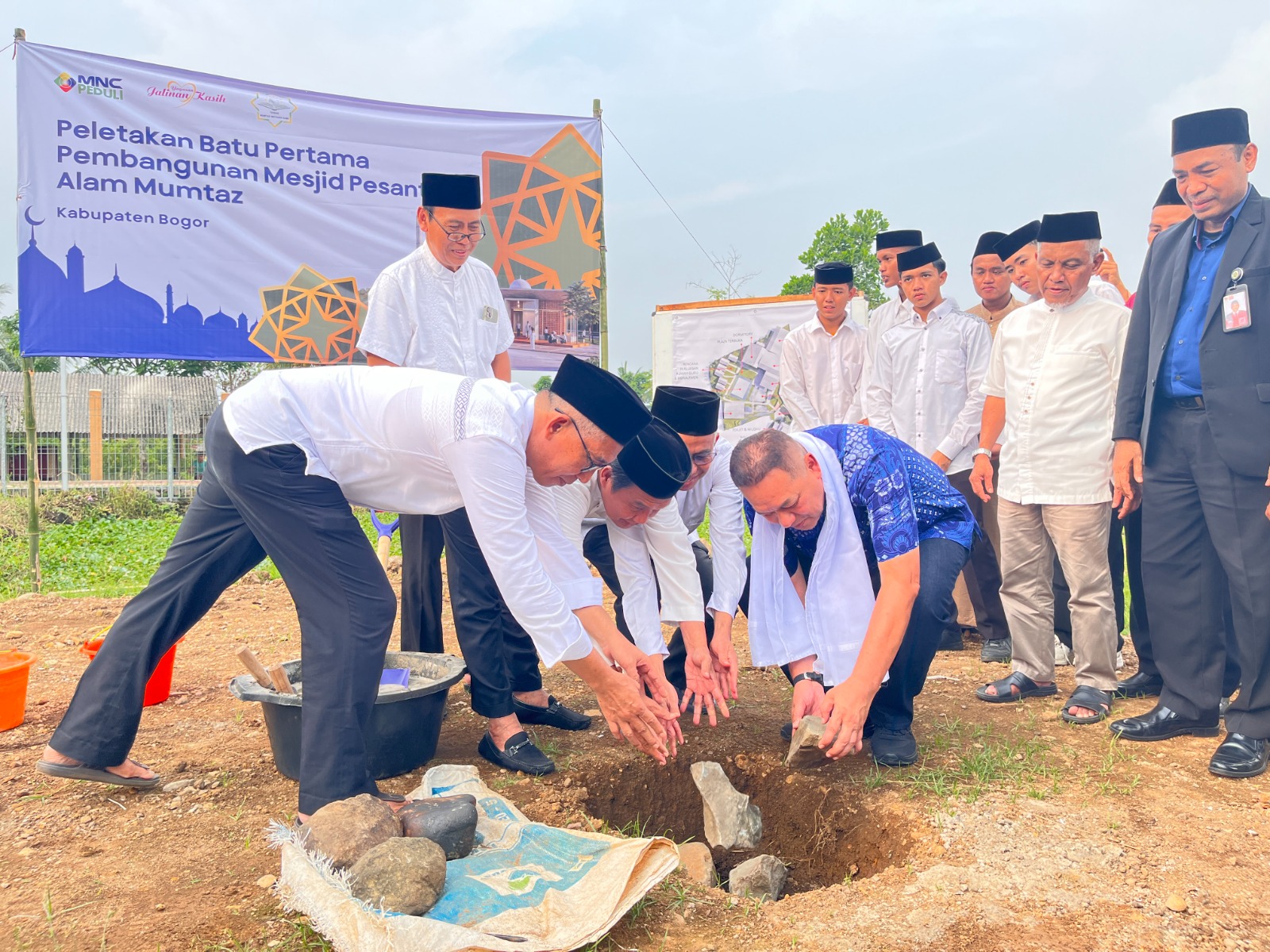 MNC Peduli Dukung Pembangunan Masjid Pesantren Alam Mumtaz, Dorong Lahirnya Santri Mandiri